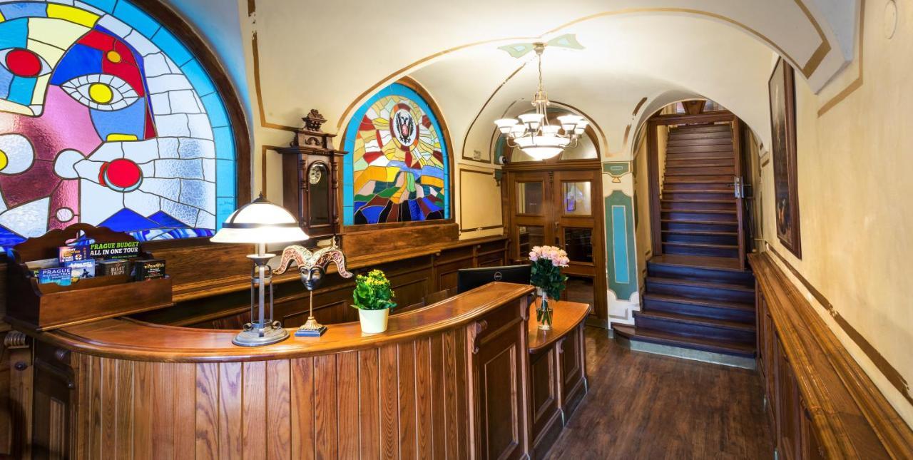 U Cerneho Orla Otel 4*