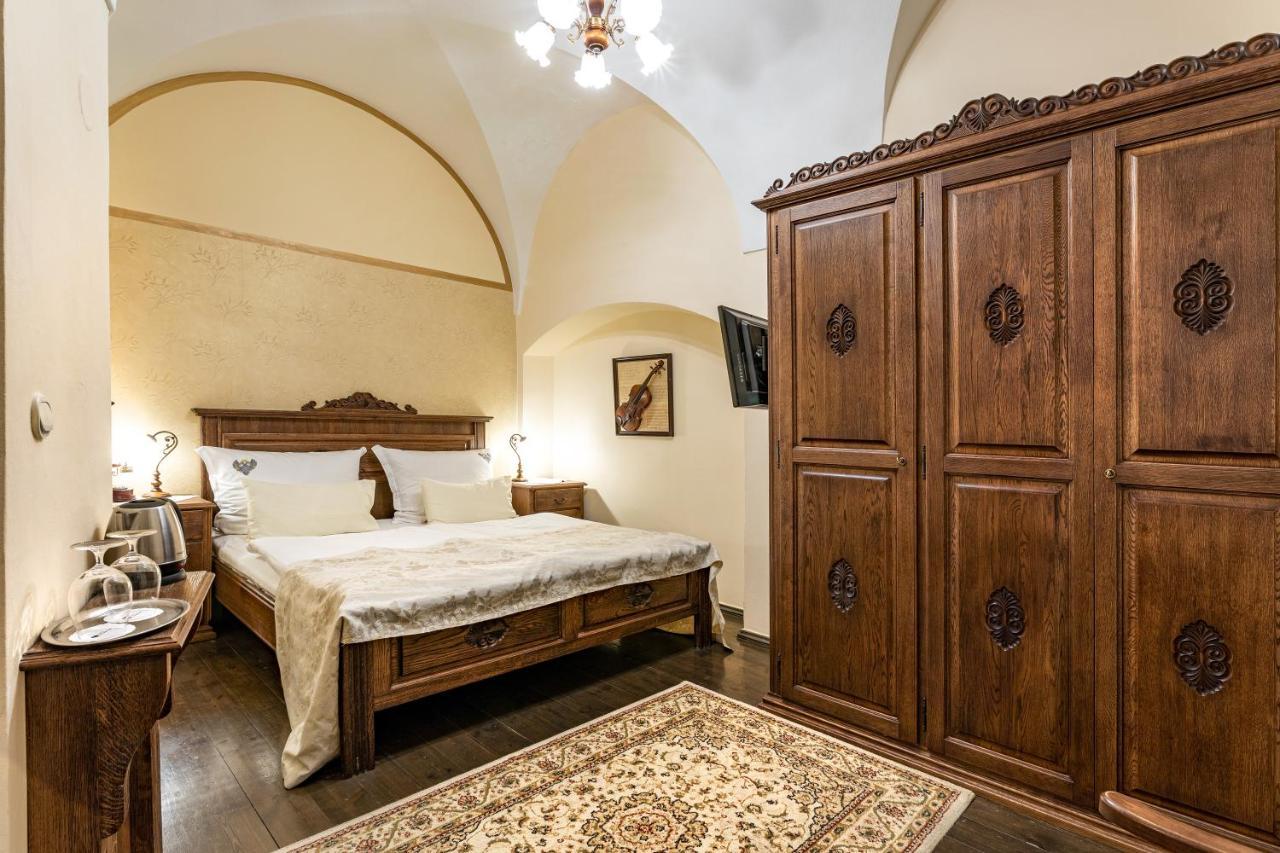 Otel U Cerneho Orla