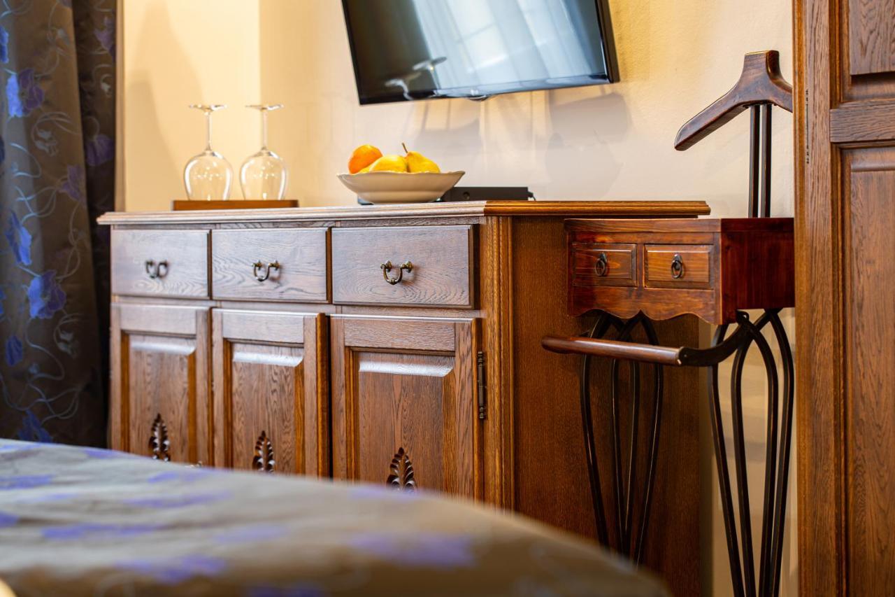 Otel U Cerneho Orla 4*