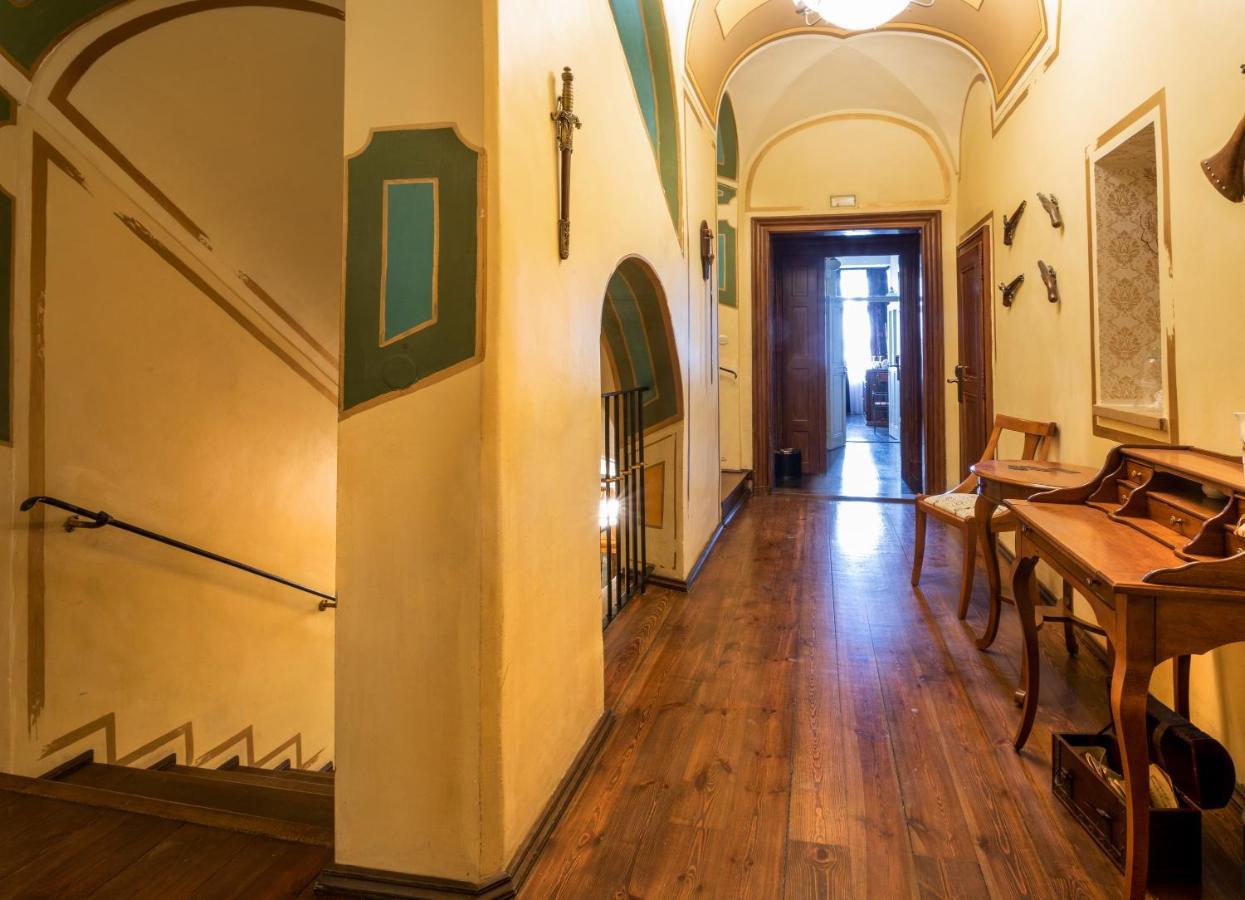 Otel U Cerneho Orla 4*