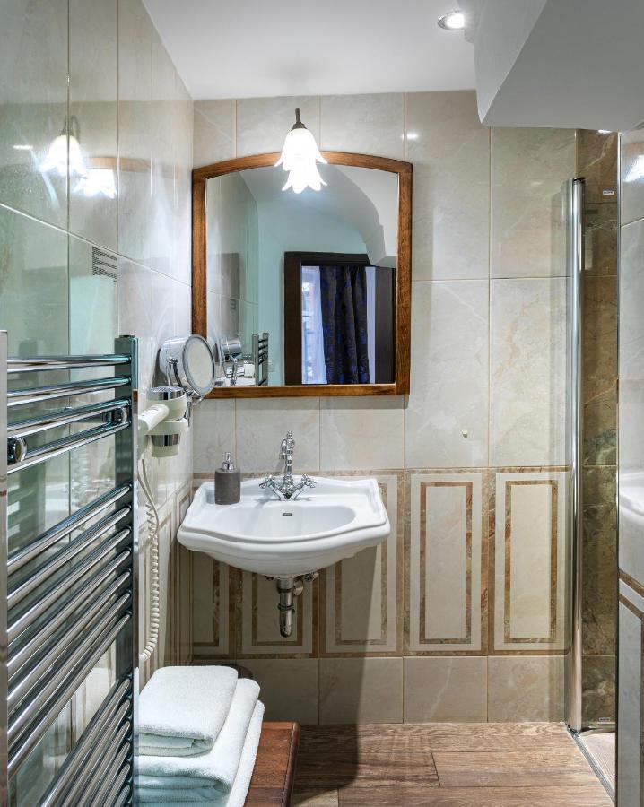 Hotel U Cerneho Orla 4*